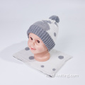 Sombrero de punto de invierno y bufanda para el bebé